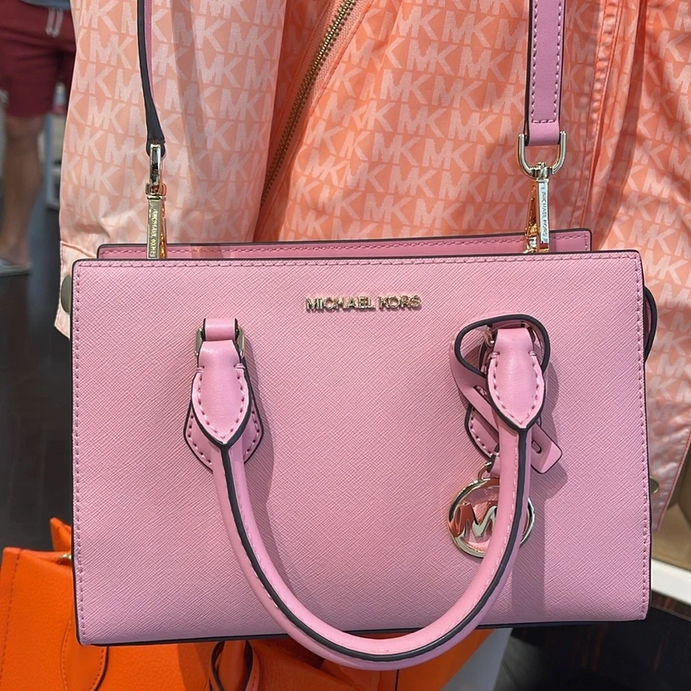 MICHAEL KORS
Sheila Small Faux Saffiano Leather Satchel Crossbody
Carnation
NWT - Picture 2 of 16